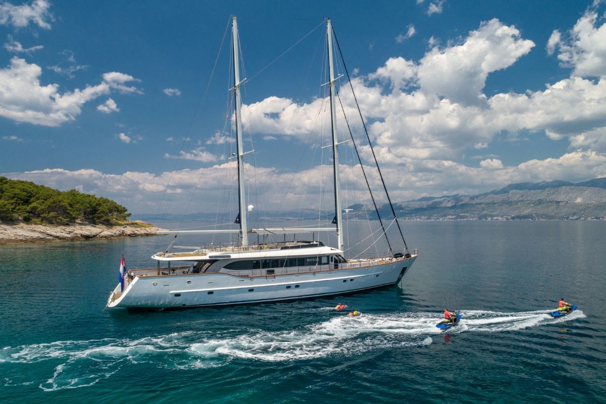 navilux luxury yacht
